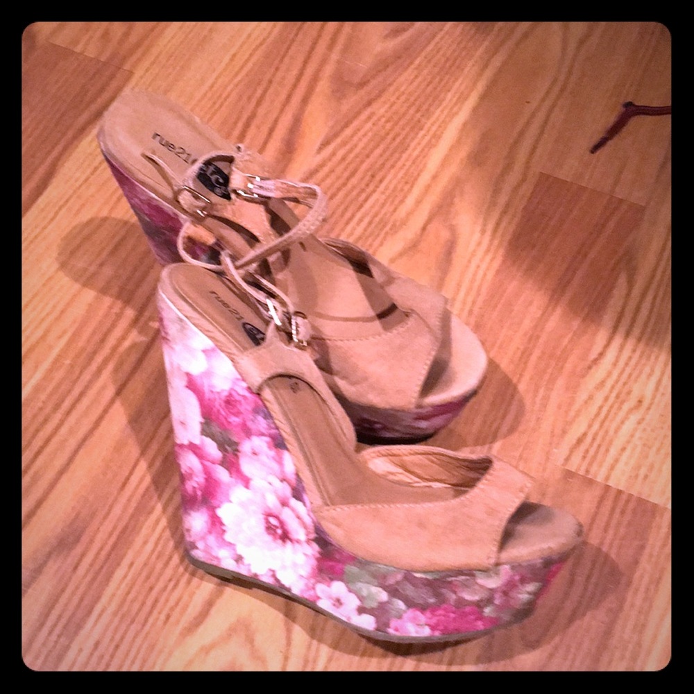 Rue 21 wedges